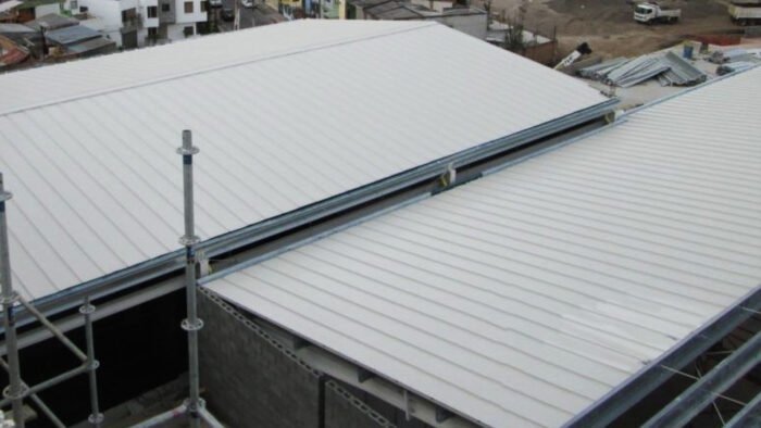 Cubierta metálica CUMESA centro comercial